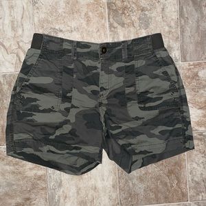 Camo Sonoma shorts women size 6